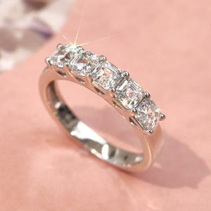 Anello con design geometrico quadrato, elegante anello da dito per donna - Product Image 3