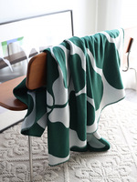 Mignon Vache Jacquard Raschel Couverture Couette Légère avec Belles Feuilles Tricotées Jeté pour Lit ou Canapé Tacheté Conception