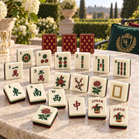 Ensemble de tuiles de mahjong en acrylique de luxe américain avec le blason du club Heritage et l'illustration Fleur de Lys pour la vente au détail, les cadeaux et la personnalisation de marque