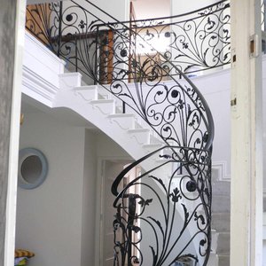 Modern Wrought Iron Stair <strong>Railing</strong> for Villa with Clean Lines Water Resistant and Easy Installation - Product Image 4