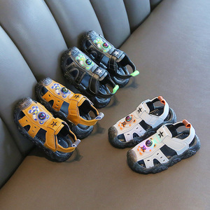 Sandales LED pour enfants, chaussures de plage d'été, sandales LED pour enfants pieds nus, sandales lumineuses pour enfants, sandales lumineuses pour garçons - Product Image 2