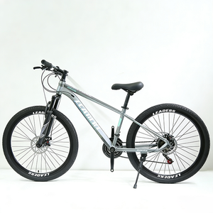 Vélo de montagne pour adulte avec cadre en acier <span class=keywords><strong>Cube</strong></span> de 26'', 27,5'' ou 29'', freins à disque, pneus noirs, frein Xt pour homme - Product Image 3
