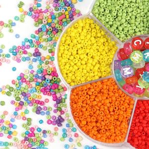 Plum Blossom Lattice Navidad Color Glass Rice Beads Letter Beads Box DIY Hand String Collar Accesorios de mano - Product Image 1