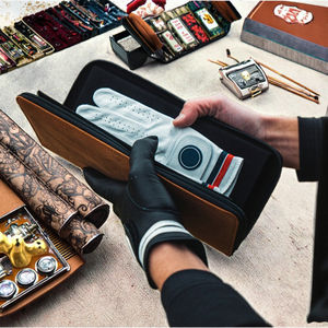 Custom Logo High-Capacity PU Leather Golf Gloves Holder <b>Case</b> with Zipper Closure Luxury Style Special Purpose - Product Image 2