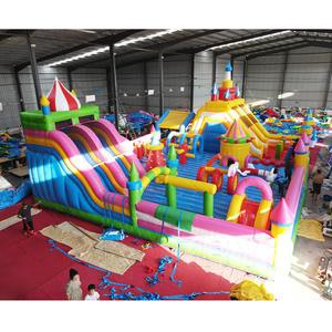 Parc d'attractions gonflable géant pour jeux en plein air, château gonflable combiné avec toboggan, mur d'escalade et obstacles - Product Image 1