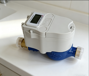 Medidor de agua inteligente multichorro DN20 de alta calidad con válvula controlada, IP68, LoRaWAN, cobre, nailon, bajo consumo de energía - Product Image 1