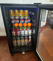 Mini refrigerador de hotel de tres capas, refrigerador de exhibición de encimera, Enfriador de botellas de 90L, Enfriador de bebidas