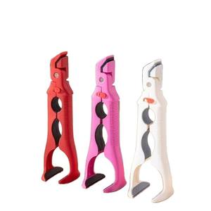 Este utensilio de cocina 3 en 1 incluye pinzas para tazones antideslizantes, anti-quemaduras y con aislamiento térmico, pinzas para alimentos y bandeja/vaporera. - Product Image 3