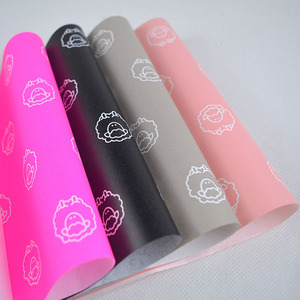 Sinh Thái Thân Thiện Với Một Bên Giày Quần Áo Bao Bì In Gấp Cuộn Món Quà Giáng Sinh Mô Không Thấm Nước Biểu Tượng Tùy Chỉnh Giấy Gói - Product Image 2