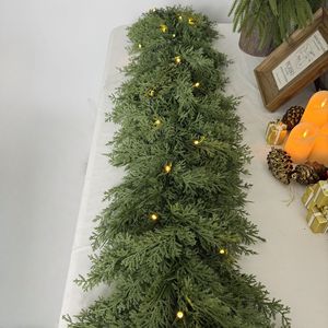 Guirnalda <span class=keywords><strong>de</strong></span> <span class=keywords><strong>Navidad</strong></span> duradera <span class=keywords><strong>de</strong></span> moda <span class=keywords><strong>de</strong></span> PVC verde Artificial, manto <span class=keywords><strong>de</strong></span> chimenea, puerta, ventana, pared, decoración <span class=keywords><strong>de</strong></span> vacaciones, colgante <span class=keywords><strong>para</strong></span> interiores y exteriores - Product Image 1