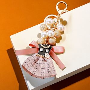 Factory Wholesale Supply Elegant Camellia Pearl Metal Cute Keychain for Women's Girls Bag Pendant and <b>Small</b> <b>Gift</b> - Product Image 3