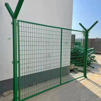 Portail de clôture à double porte en métal revêtu de PVC pour extérieur, design moderne, hauteur 5-8 pieds, écologique, facile à assembler