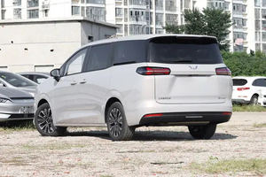 Wuling Xingguang 730, Monovolumen de Lujo a Gasolina, Nuevo Modelo 2026, 5 Puertas, 7 Asientos, Transmisión Automática, Fabricado en China, Aspiración Natural, LED - Product Image 4