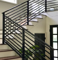 Système modulaire de garde-corps vertical en aluminium thermolaqué noir pour balcon, terrasse, escalier, projet de villa