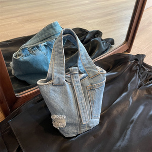 Bolso de mano pequeño de mezclilla estilo forestal para mujer, de poliéster, con boca abierta, a la moda, para verano, Tanjing - Product Image 4