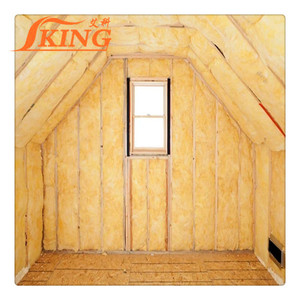 Isolation en <span class=keywords><strong>laine</strong></span> <span class=keywords><strong>de</strong></span> <span class=keywords><strong>verre</strong></span> moderne R30 avec revêtement en aluminium FSK, faible conductivité thermique pour toiture et <span class=keywords><strong>mur</strong></span> - Product Image 1