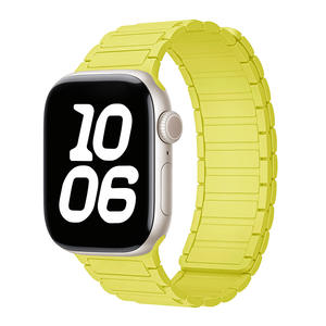 Correa de reloj magnética de silicona de tres eslabones, anticaída, compatible con Apple Watch Series 1-11 / Ultra 1-3 / SE3 - Product Image 5