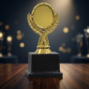 Trofeo de Plástico Duradero de Alta Calidad con Acabado Plateado para Premios por Logros, Eventos Corporativos y Regalos de Bienvenida - Product Image 1