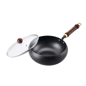 WOKS de 6L de Capacidad, Antiadherente, Sin Recubrimiento, con Mango de Madera, Apto para Inducción y Gas, con Tapa de Vidrio, Sin PFOA, de Fundición a Presión, Marca Blanca - Product Image 3