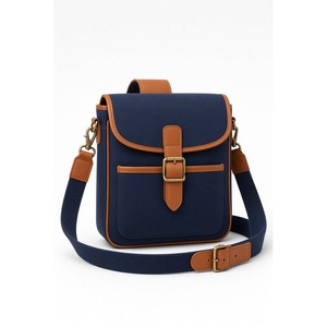 Sac bandoulière en toile marine avec garniture en cuir marron, fermeture à boucle, style vintage, sangle unique, résistant à l'eau, usage quotidien - Product Image 3