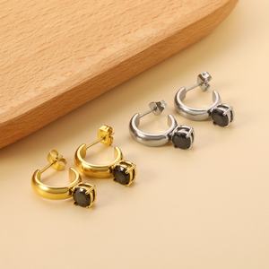 Boucles d'oreilles créoles épaisses en acier inoxydable avec zircons carrés colorés pour femmes, prix de gros - Product Image 6