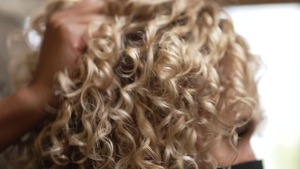 Set de Productos para el Cuidado del Cabello <span class=keywords><strong>Rizado</strong></span> de Marca Privada, Crema para Realzar el <span class=keywords><strong>Rizado</strong></span>, Antiencrespamiento y Suavizante - Product Image 4