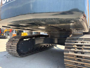 Excavatrice Hyundai HX220S d'occasion, modèle 2022, moteur Cummins, boîte de vitesses, pompe à engrenages, roulement - composants principaux inclus, 22 tonnes, 1,7 m - Product Image 5