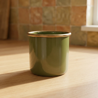 Taza de Metal Esmaltada Verde Oliva con Borde Dorado, Diseño Redondo, Aislamiento Térmico, Ecológica, Apta para Lavavajillas, Regalo Moderno para el Hogar o la Oficina