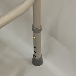 <span class=keywords><strong>Chaise</strong></span> de toilette réglable à accoudoirs abattables pour personnes obèses, capacité de charge de 295 kg, en acier robuste avec finition thermolaquée - Product Image 5