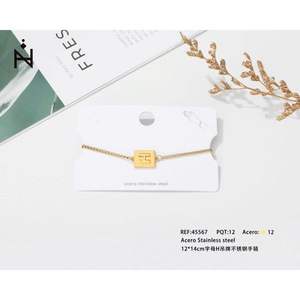 Bracciale in acciaio inossidabile placcato oro con ciondolo a lettera, gioiello alla moda per donna - Product Image 2