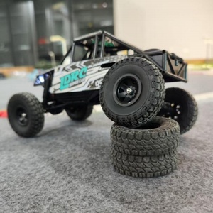 2025 LDRC LD18499 1:18 2.4G 4WD Pipe Frame Climbing Car 3CH Multi-Terrain RC Off-Road Truck Ready-to-Go Remote Controller - Product Image 6