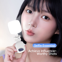 D5 Mini Square Pocket Light Clip-on Portable Light pour les selfies des blogueurs de beauté et la diffusion en direct
