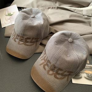 Casquette de baseball rétro américaine pour femme, style vieilli avec lettres, petite visière large et dessus souple - Product Image 2
