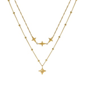 สร้อยคอแบบเลเยอร์รูปดาวเหนือ |   จี้ดาวประดับดาวเคราะห์เคลือบทอง 18K PVD บนสแตนเลสสตีล |   กันน้ำ ป้องกันการแพ้ และทนทาน - Product Image 5