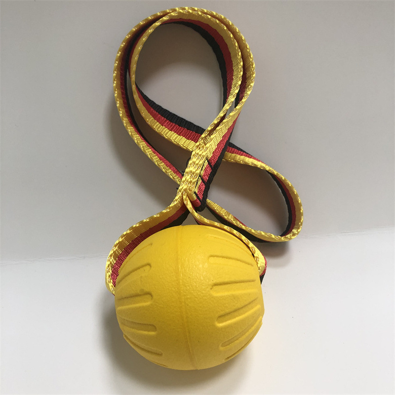 Balle 7CM avec corde plate jaune