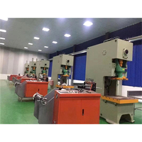Usine Fourniture Directe Feuille Poinçonnage Boîte De Nourriture Machine Conteneur De Papier D'aluminium Faisant La Machine