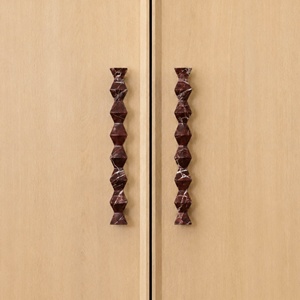 Poignée de tiroir en marbre Rosso Levanto de forme personnalisée, poignée longue irrégulière en pierre naturelle pour meuble - Product Image 2