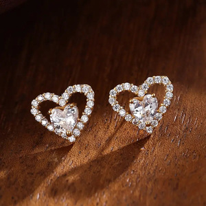 Orecchini a perno a forma di cuore, eleganti e minimalisti, gioielli da donna alla moda, regalo romantico, per l'uso quotidiano, stile da ufficio - Product Image 2