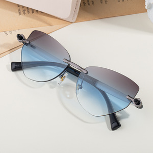 Lunettes de soleil œil de chat sans monture pour femmes, verres PC UV400, monture en plastique et métal avec étui, protection solaire classe 2, tendance haut de gamme - Product Image 3