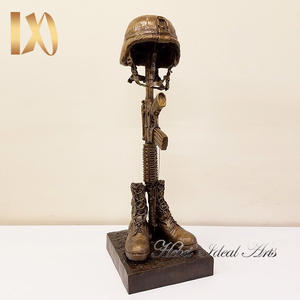 Statue de <span class=keywords><strong>soldat</strong></span> en bronze avec casque, fusil et <span class=keywords><strong>bottes</strong></span>, sculpture commémorative militaire - Product Image 2