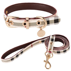 Conjunto de collar y correa de cuero ajustable de lujo para perros Patrón de estampado de diseñador de marca con decoración de remaches para cachorros y perros - Product Image 4