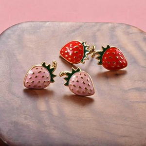 Boucles d'oreilles clous fraise émaillées colorées et mignonnes pour femmes, bijoux fantaisie plaqués or, cadeau idéal - Product Image 6