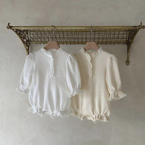 Tutina Elegante per Neonata con Colletto in Pizzo e Tre Bottoni in Cotone per Primavera, Estate e Autunno - Product Image 3