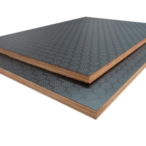 Pannello in compensato di eucalipto con rivestimento in <span class=keywords><strong>pellicola</strong></span> nera antiscivolo e impermeabile 18*1220*2440MM per casseforme in legno per calcestruzzo - Product Image 4