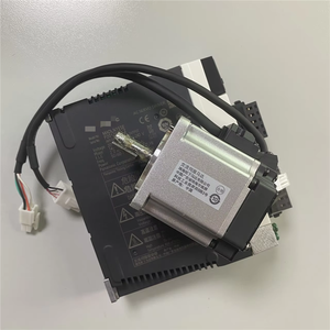 Kit moteur et driver AC MADLN05SE 2,3 kW 15 Nm 750 W RC pour machine à coudre - Product Image 6