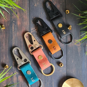 En stock : Porte-clés portable d'extérieur, en cuir PU, porte-clés mousqueton bec d'aigle, porte-clés gravé personnalisé. - Product Image 2