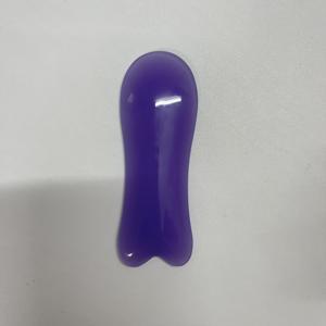 Planche Gua Sha en résine noire obsidienne personnalisée en forme de poisson, à tenir à la main - Product Image 6