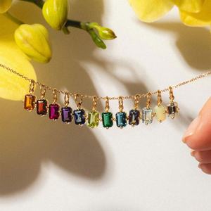 Breloque personnalisable tendance en acier inoxydable 316L plaqué or 18 carats avec pierre de naissance pour la fabrication de bijoux – Vente en gros - Product Image 1