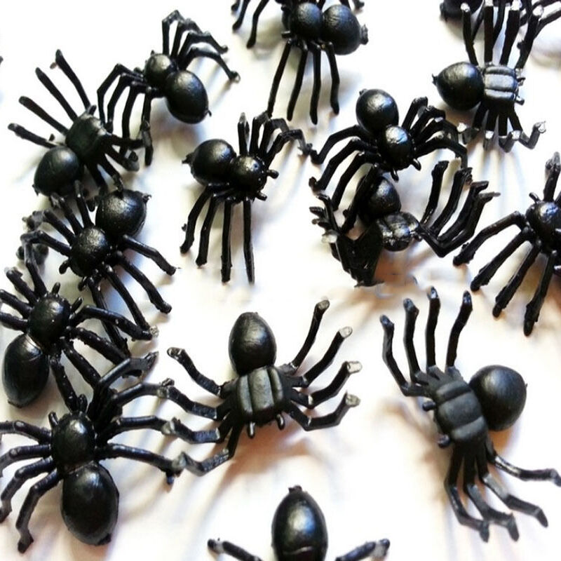 300 Mini Ragni Finti In Plastica TOYANDONA Per Decorazioni Halloween - Luminosi E Spaventosi - 4