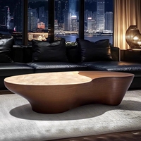 Table basse de salon d'hôtel, design marbre, lumineuse, lumière naturelle, luxe, moderne, simple, style nordique, villa